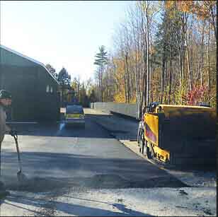 Pose d'asphalte neuve industriel à Granby dans la Haute-Yamaska en Montérégie